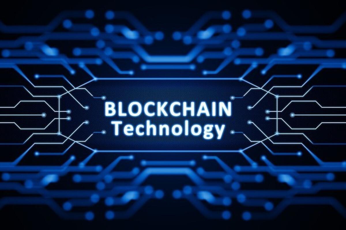 布林带信号突显,XRP 拟与比特币展开激烈对决